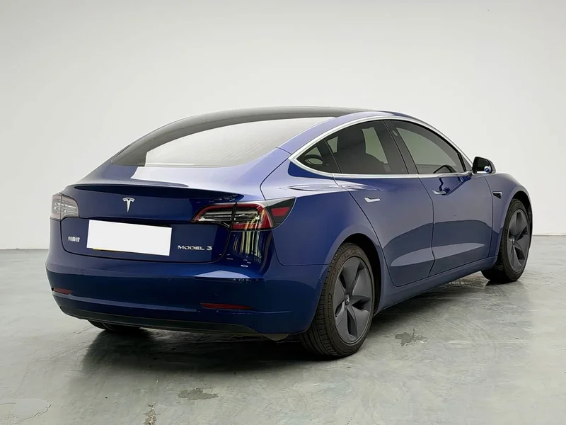 Tesla Model 3 — фото 6