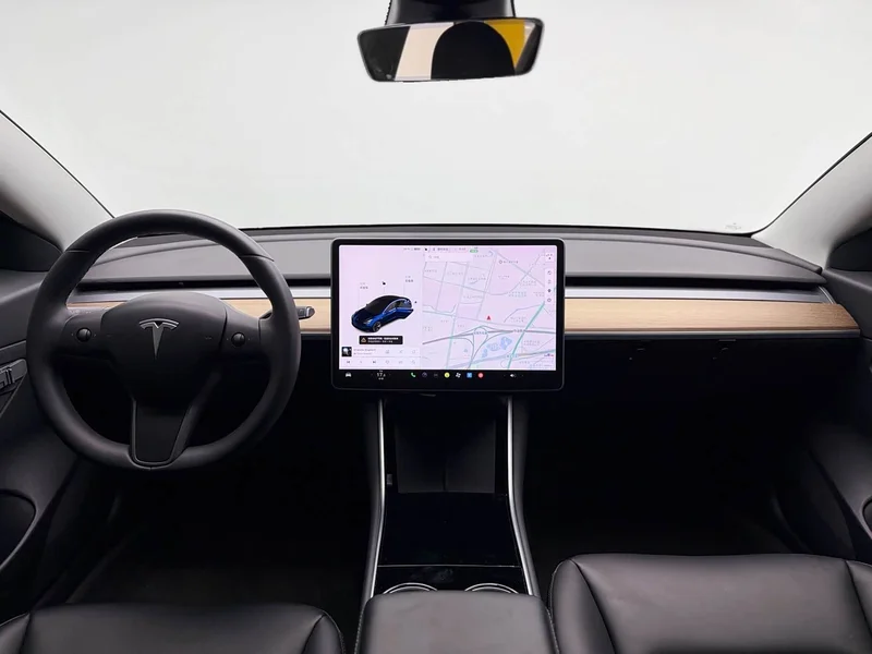 Tesla Model 3 — фото 8