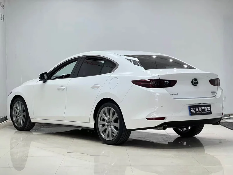 Mazda 3 Axela — фото 4