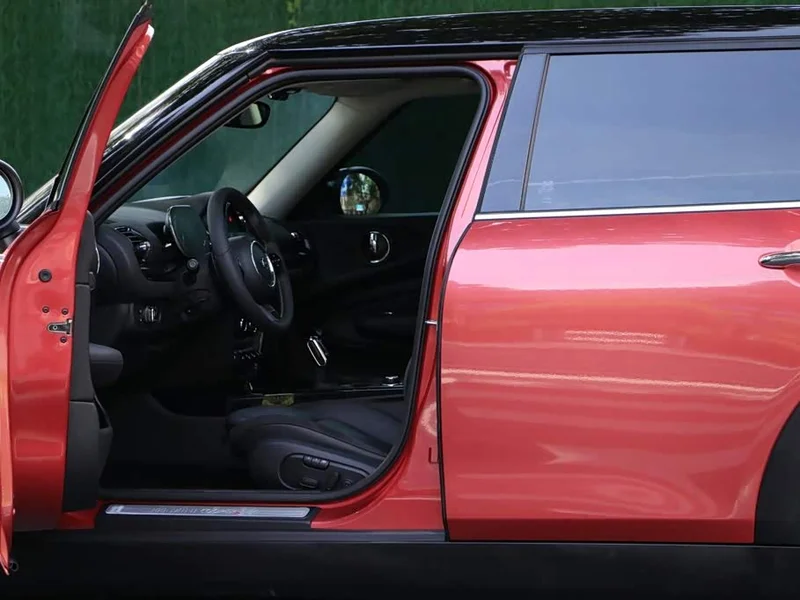 MINI CLUBMAN — фото 12