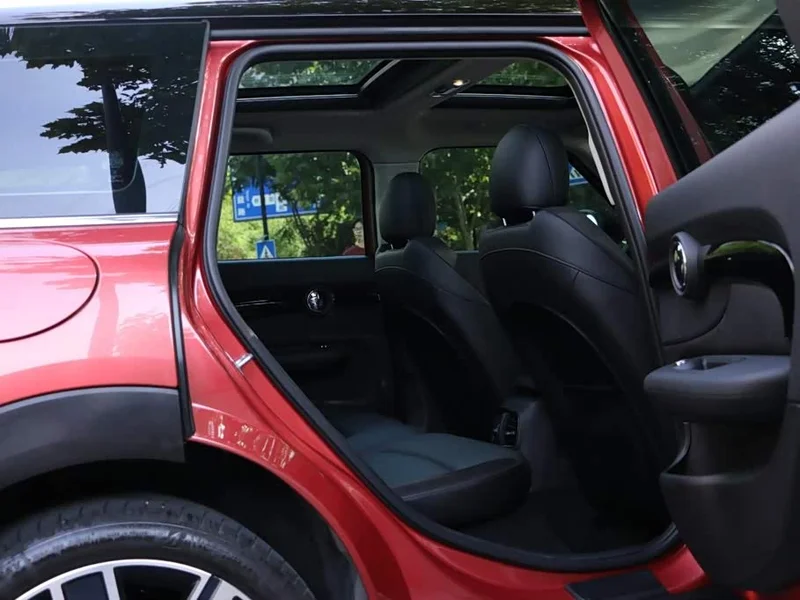 MINI CLUBMAN — фото 15