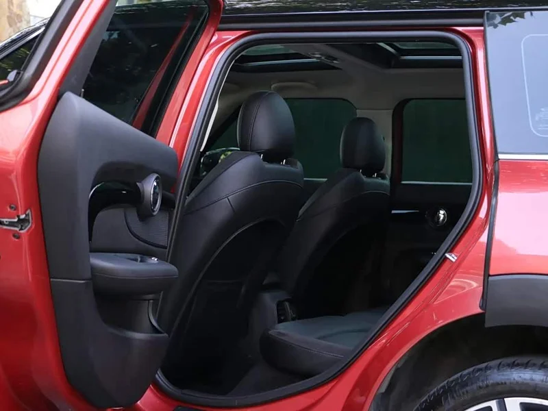 MINI CLUBMAN — фото 16
