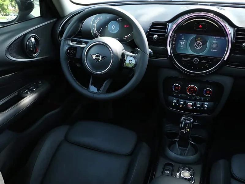 MINI CLUBMAN — фото 27