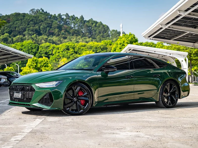Audi RS 7 — фото 1