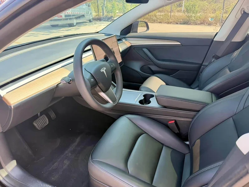 Tesla Model 3 — фото 4