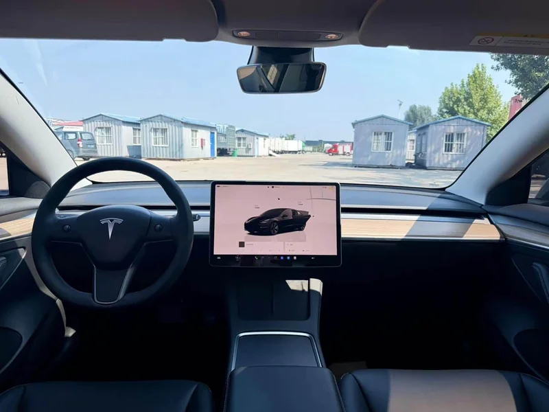Tesla Model 3 — фото 6