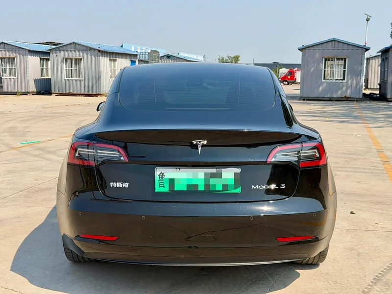 Tesla Model 3 — фото 8