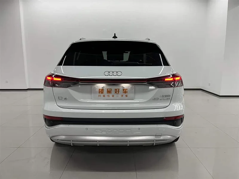 Audi Q4 e-tron — фото 4