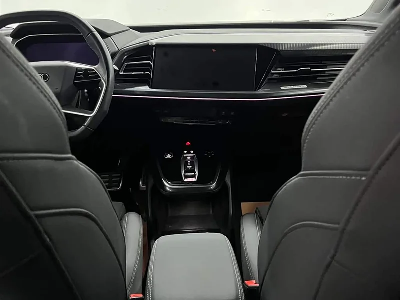 Audi Q4 e-tron — фото 10