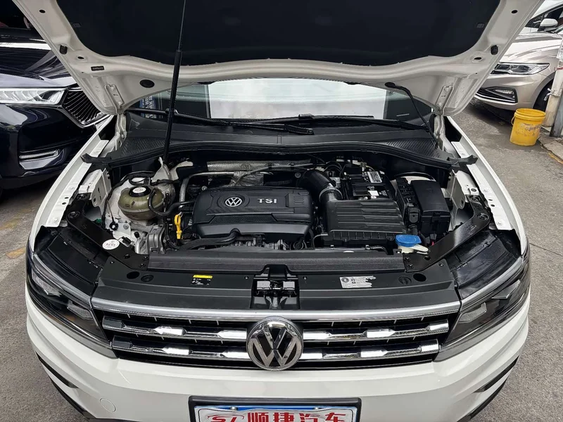 Volkswagen Tiguan L — фото 22