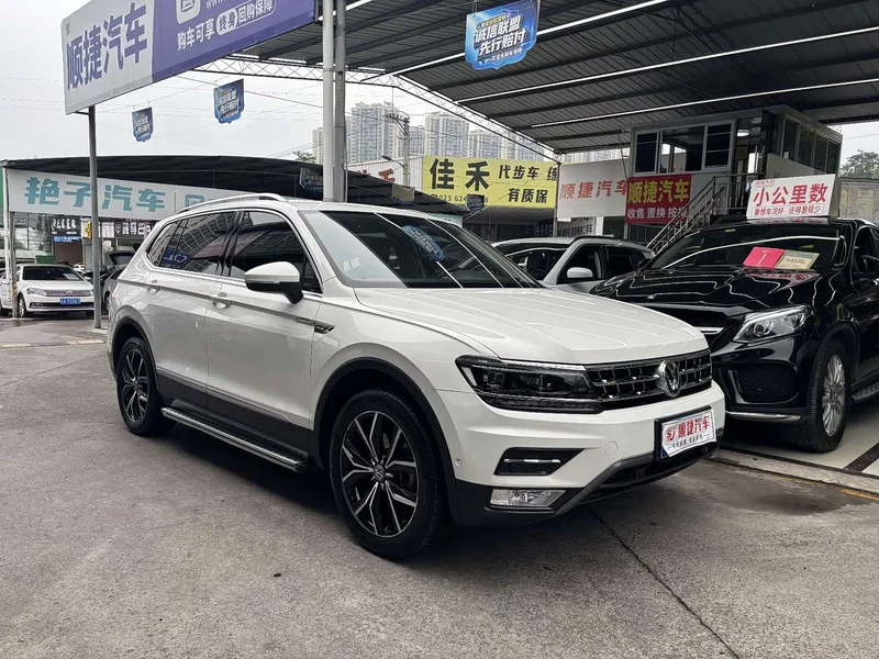 Volkswagen Tiguan L — фото 3