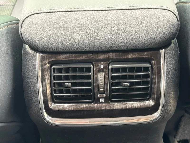 Toyota Crown — фото 11