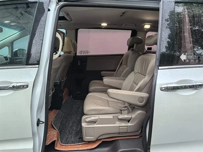 Honda Odyssey — фото 14