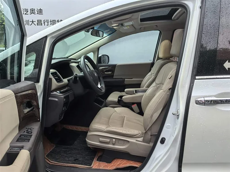 Honda Odyssey — фото 10