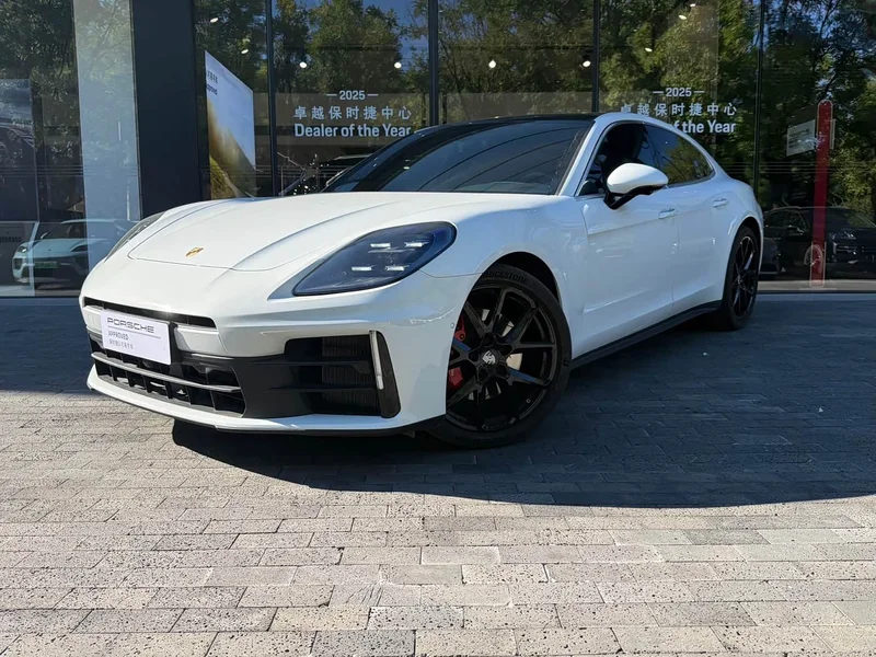 Porsche Panamera — фото 1