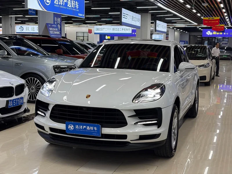 Porsche Macan — фото 1