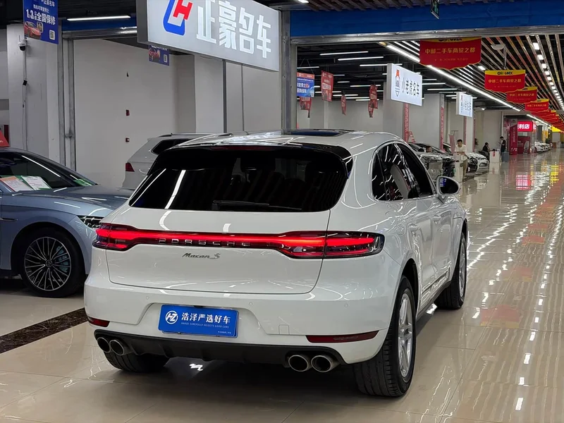 Porsche Macan — фото 14