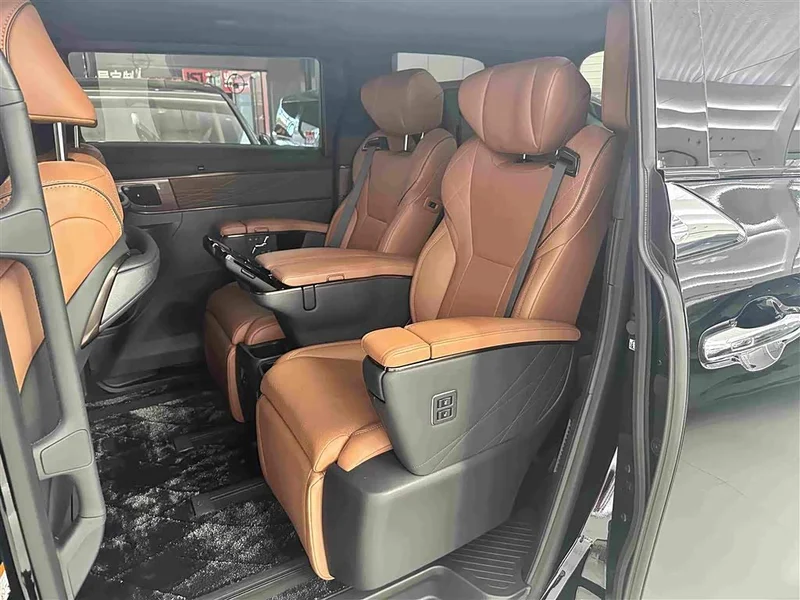 Toyota Vellfire — фото 10