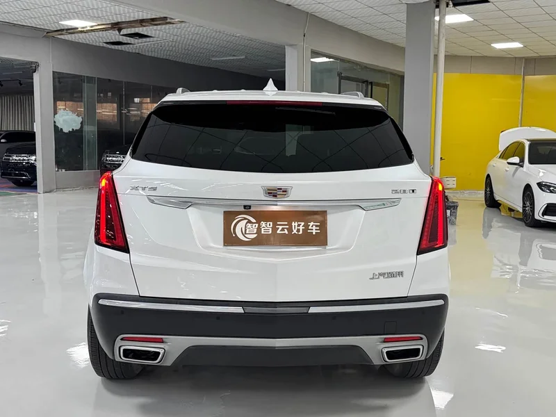 Cadillac XT5 — фото 8