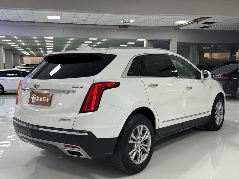 Cadillac XT5 — фото 9