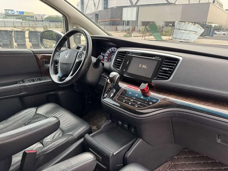 Honda Odyssey — фото 11