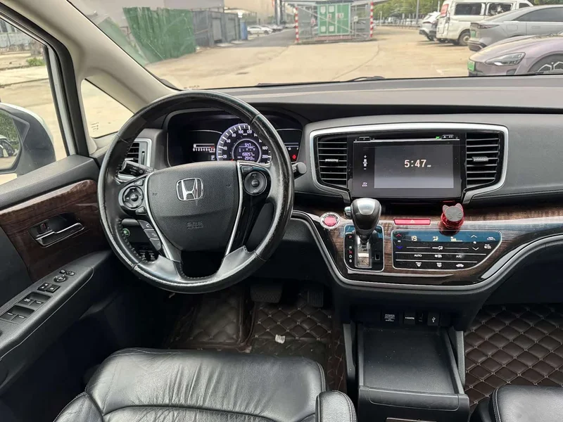 Honda Odyssey — фото 14