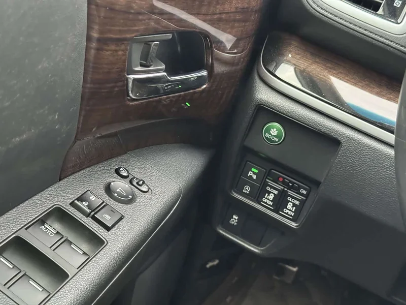 Honda Odyssey — фото 15