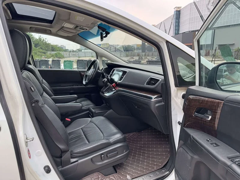 Honda Odyssey — фото 10
