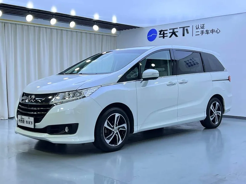 Honda Odyssey — фото 1