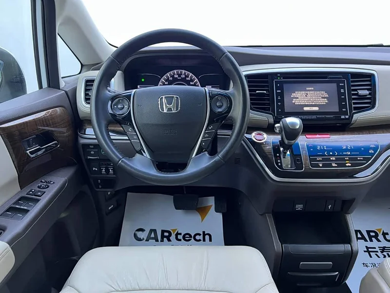Honda Odyssey — фото 13