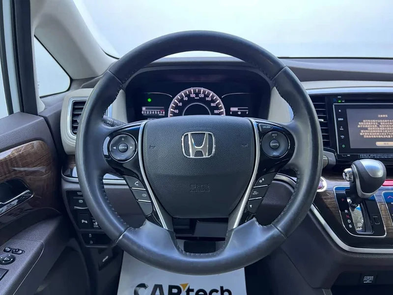 Honda Odyssey — фото 14