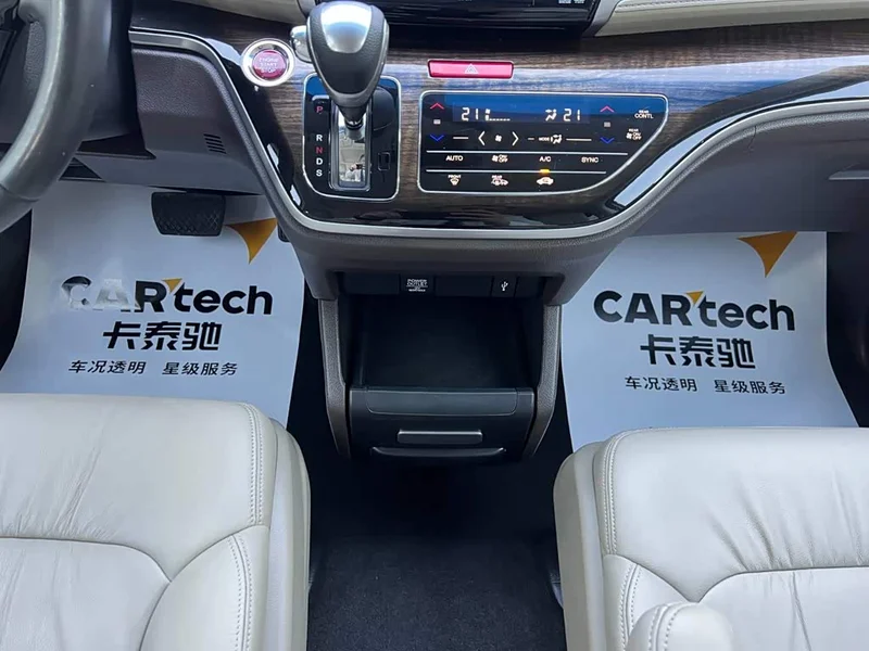 Honda Odyssey — фото 18
