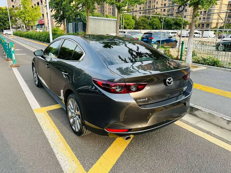 Mazda 3 Axela — фото 6