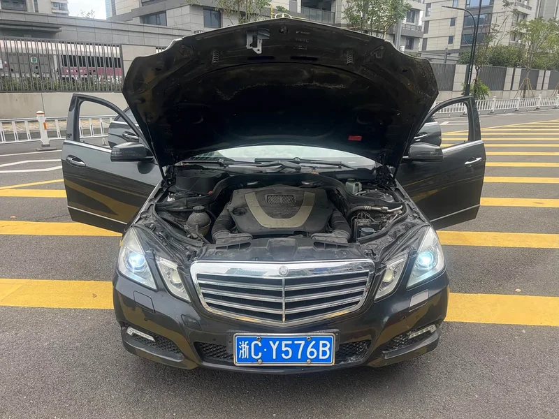 Mercedes-Benz E-Class (Imported) — фото 17