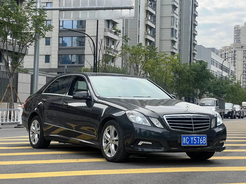 Mercedes-Benz E-Class (Imported) — фото 2