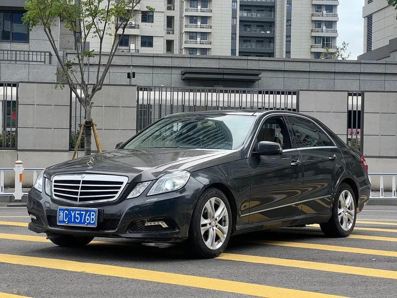Mercedes-Benz E-Class (Imported) — фото 3