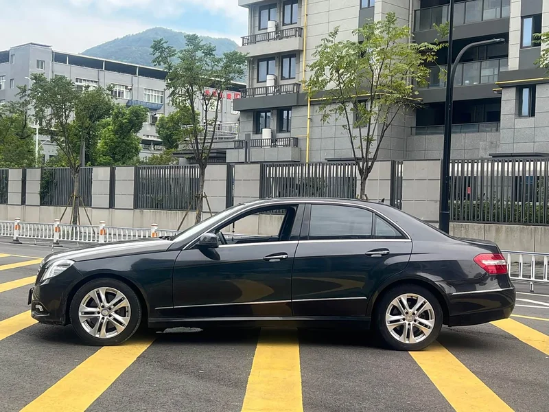 Mercedes-Benz E-Class (Imported) — фото 5