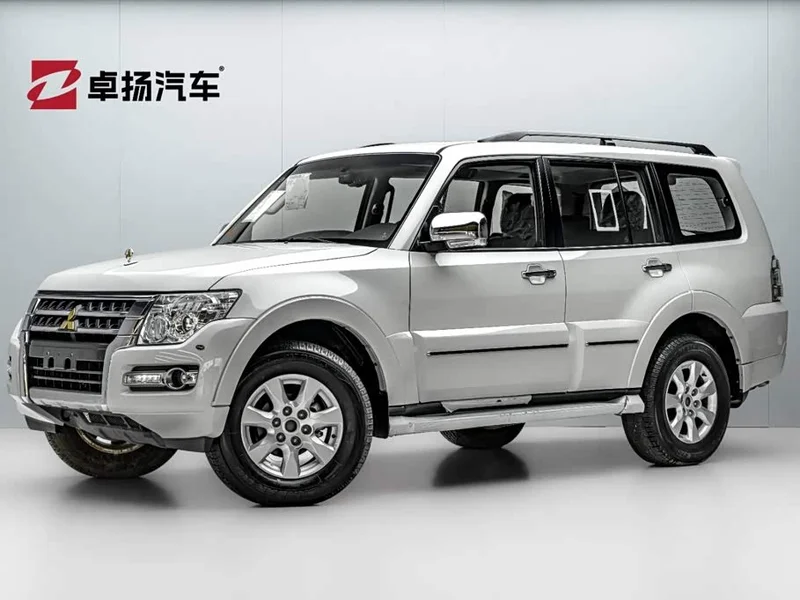 Mitsubishi Pajero (Imported) — фото 1