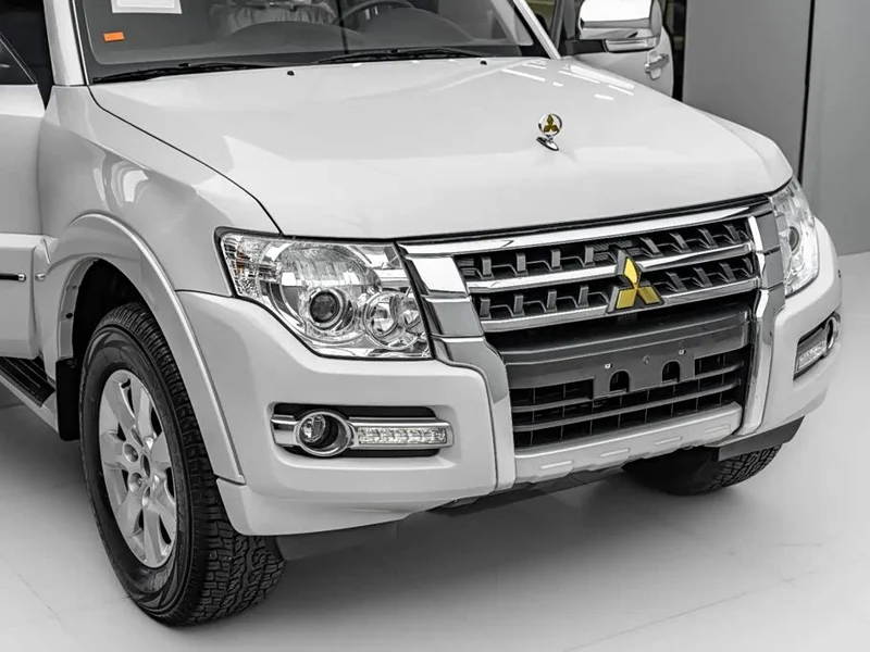 Mitsubishi Pajero (Imported) — фото 34