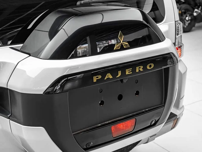 Mitsubishi Pajero (Imported) — фото 40