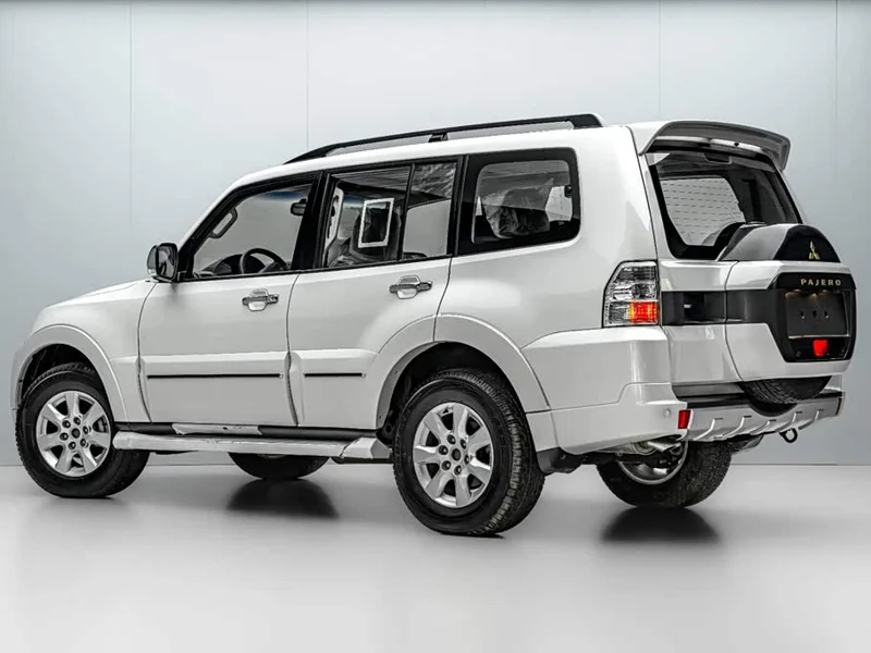 Mitsubishi Pajero (Imported) — фото 5