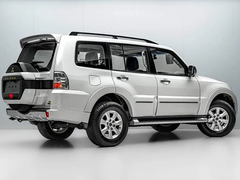 Mitsubishi Pajero (Imported) — фото 7
