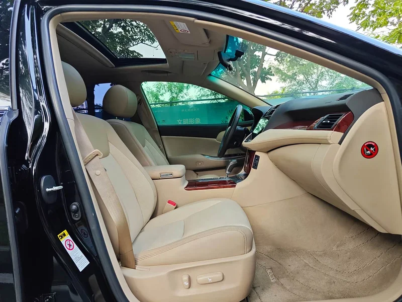 Toyota Crown — фото 11