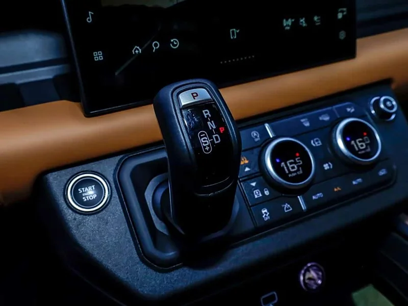 Land Rover Defender — фото 15