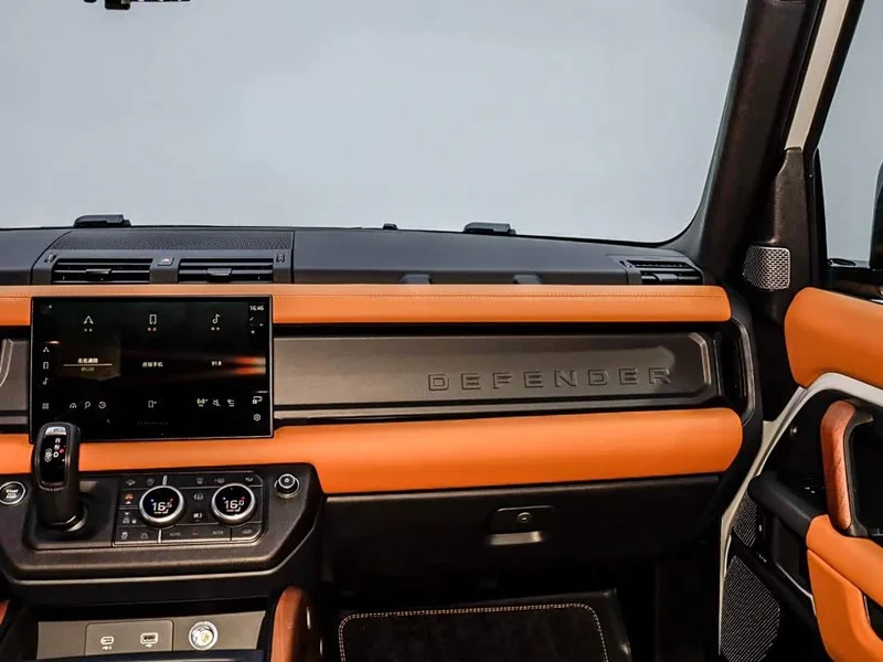 Land Rover Defender — фото 32
