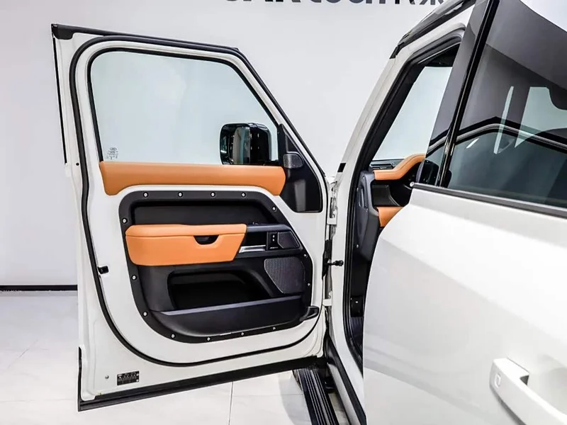 Land Rover Defender — фото 7