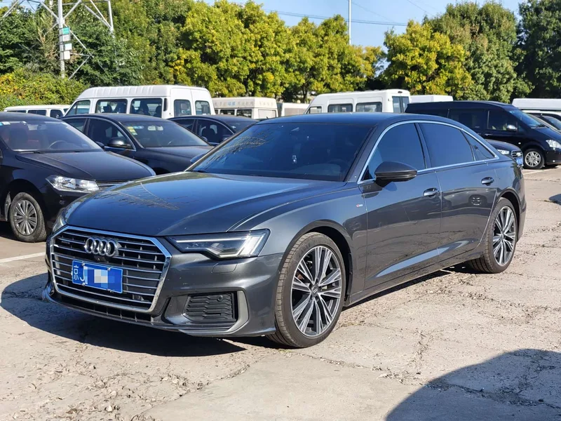 Audi A6L — фото 1