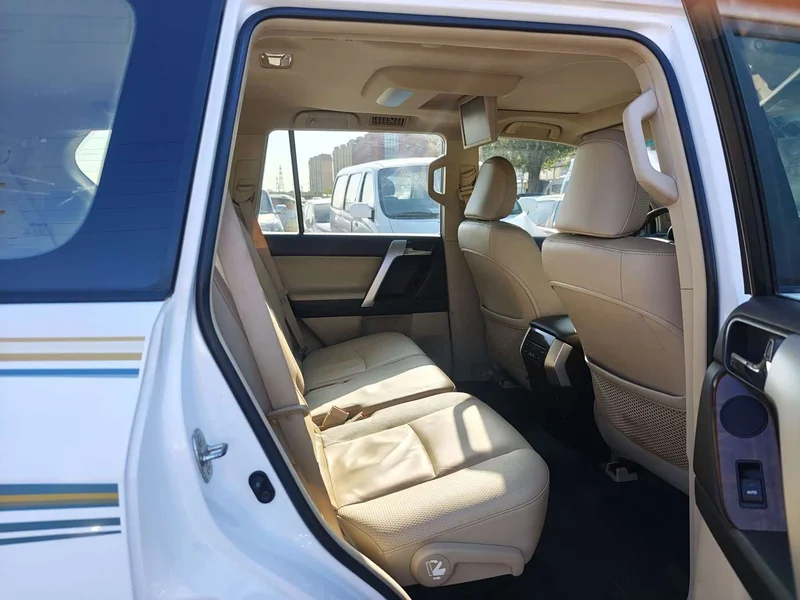 Toyota Prado — фото 11