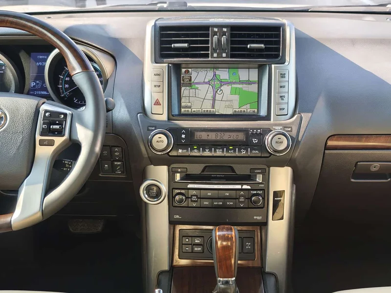 Toyota Prado — фото 15