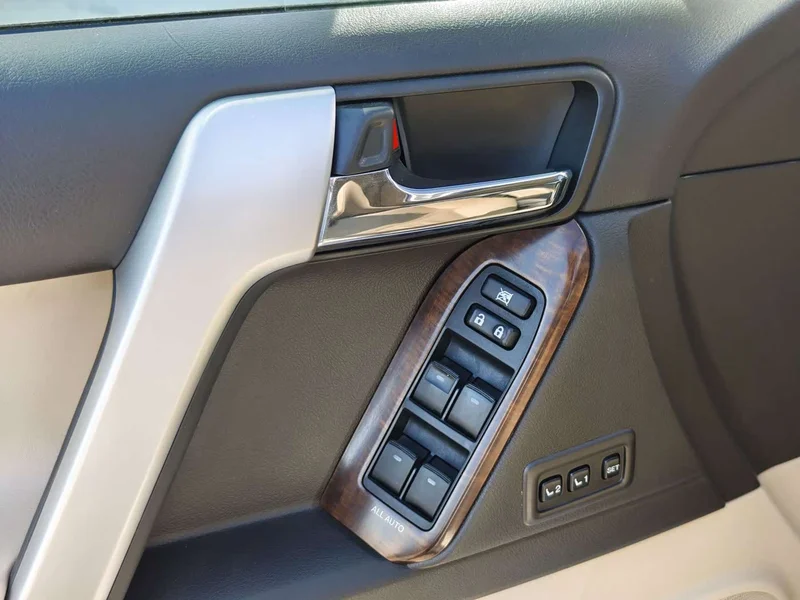 Toyota Prado — фото 17
